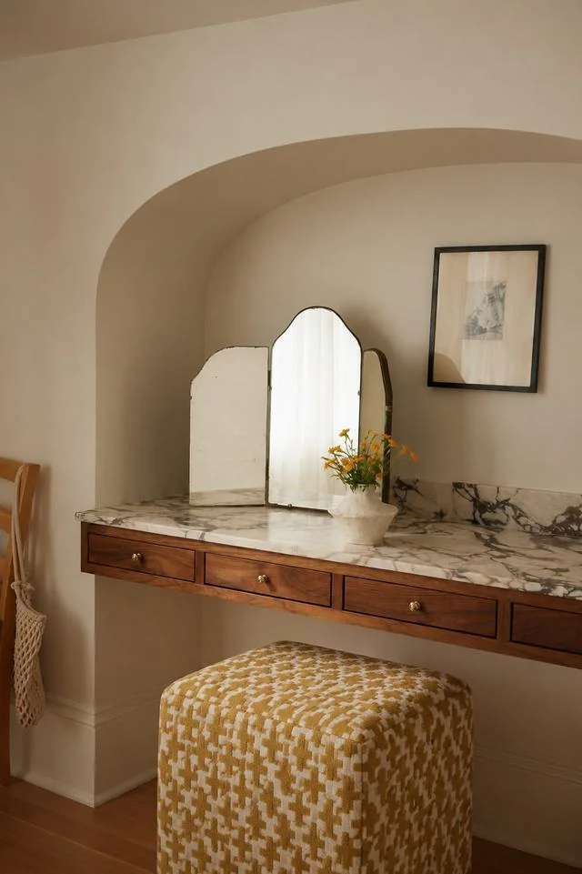 Hampstead Extension — Marble-topped dressing table