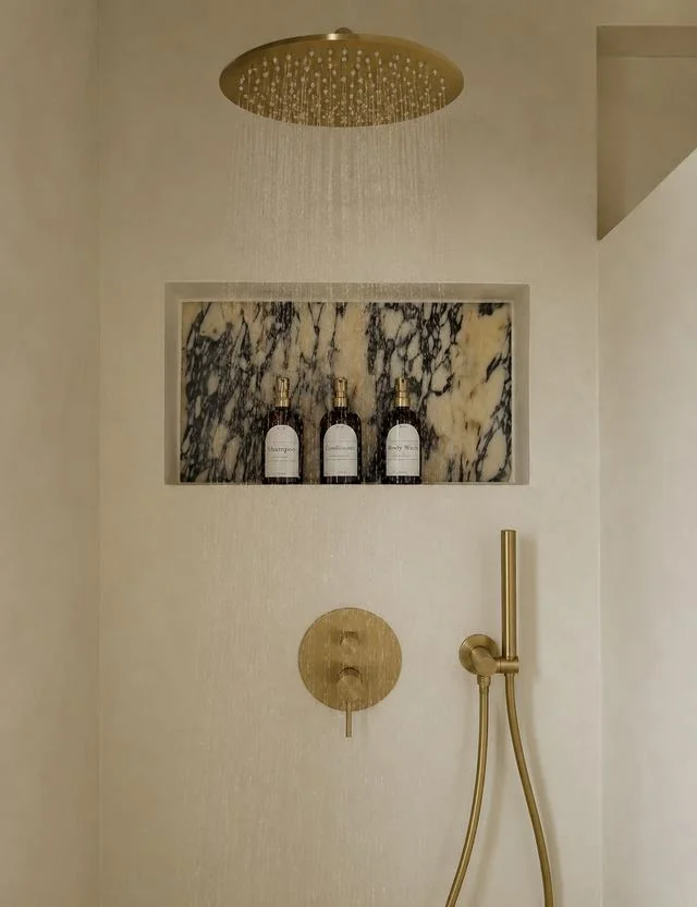 Woburn Sands — Shower niche